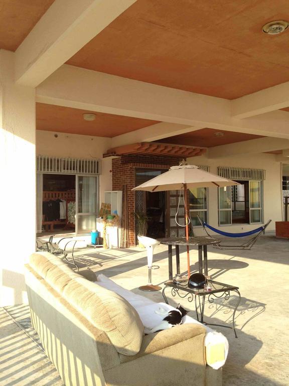 Hostel Yado Ari Itoman Exterior photo